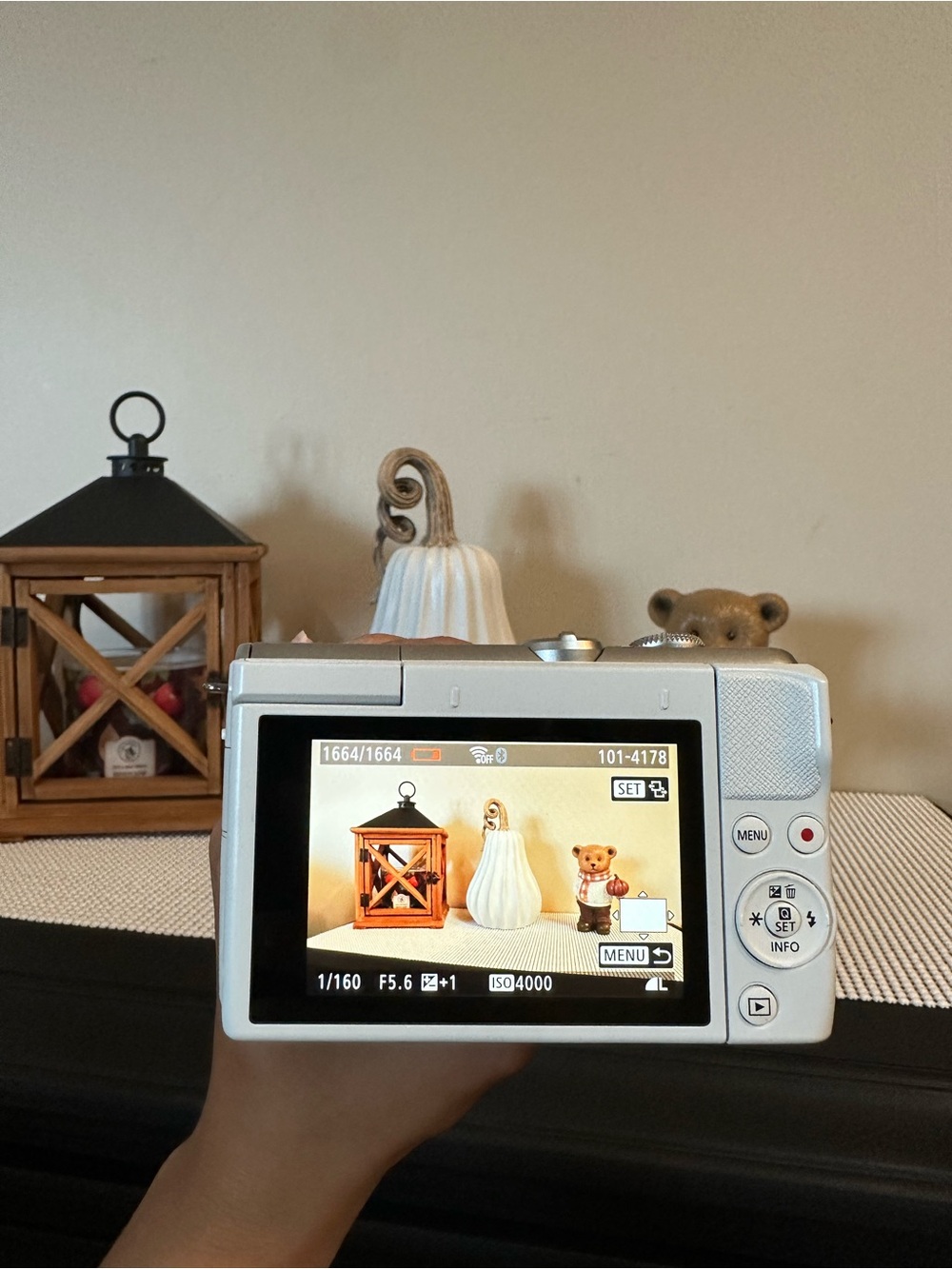 Canon M200 mirrorless camera 15-45mm 24.1MP - Picture 6 of 11